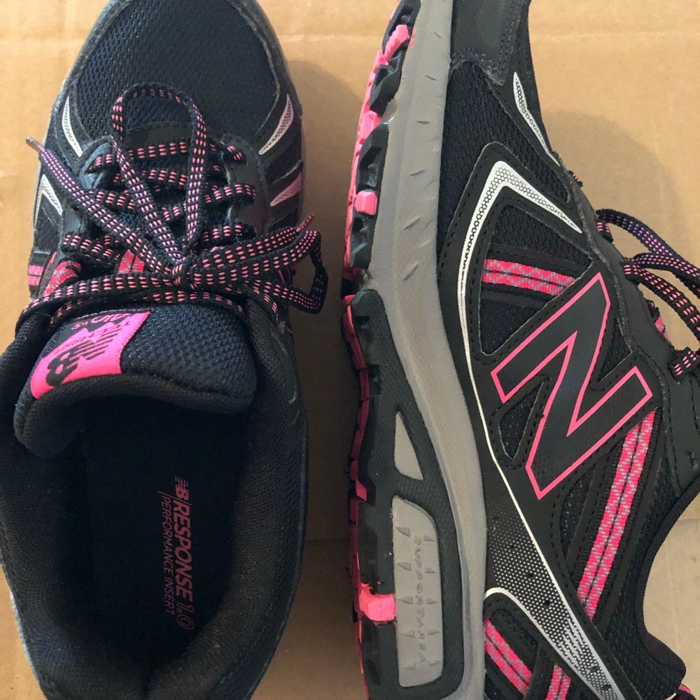 New Balance All Terrain Women’s size 8.5